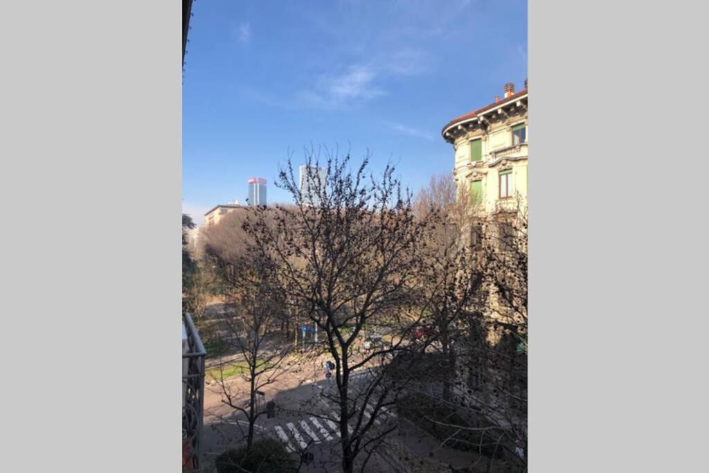 Casa Alberto Da Giussano, Elegante Bilocale In Centro Con Balcone Sul Parco Милан Экстерьер фото